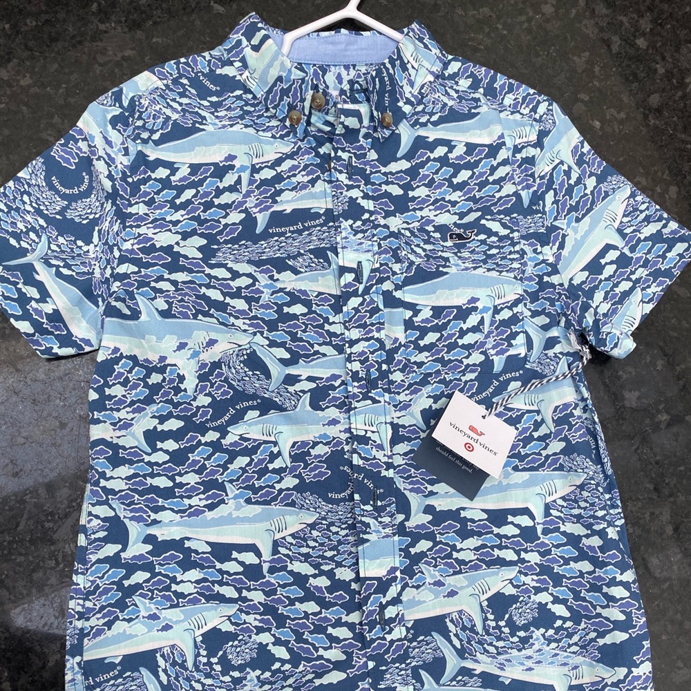 Boys vineyard vines for target sharks xs 4/5